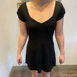 URBAN OUTFITTERS BLACK DRESS